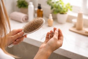 Сезонное выпадение волос: как отличить норму от тревожных сигналов