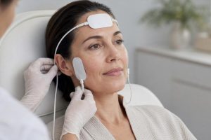 Как меняется аппаратное омоложение: от прогрева кожи к работе с мышечным тонусом